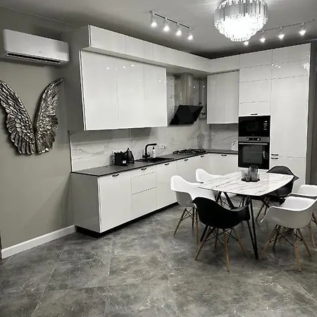 Center Apartment *